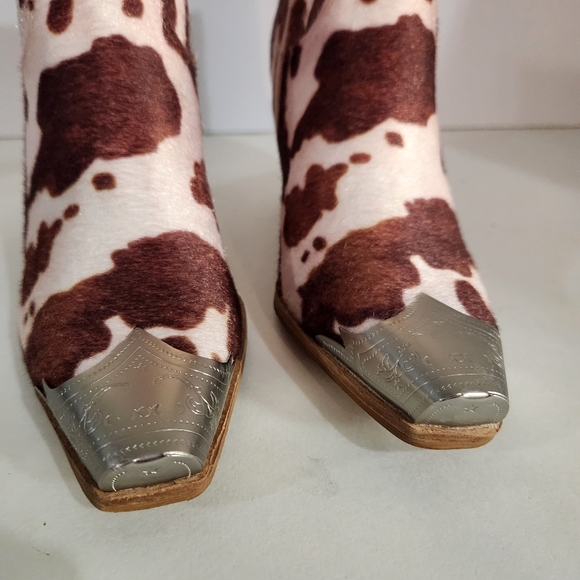 Beast Fashion Dakota Cow Print Western Cowboy Ankle Boot Womens Size 7 - Picture 4 of 9